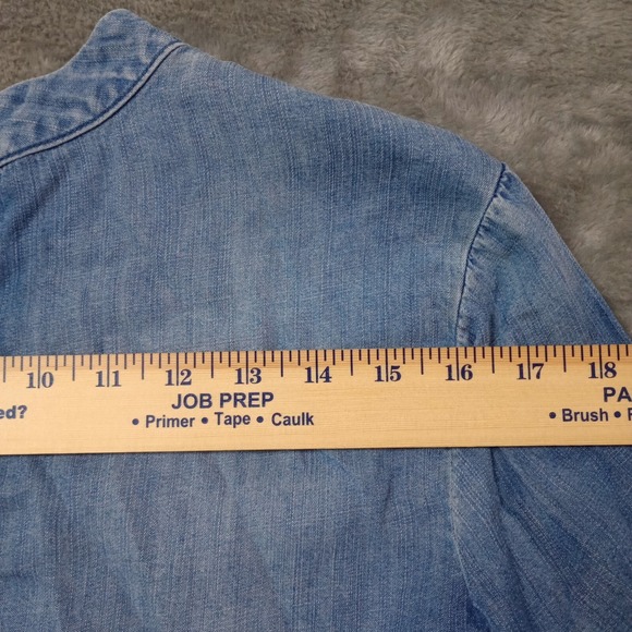 Cloth‎ & Stone Top Womens Size Large Blue Chambray Bell Sleeve Button Back - Picture 6 of 9
